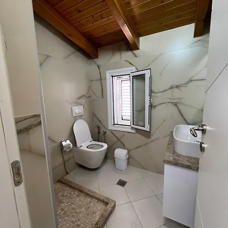 Oazi House