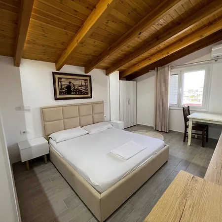 Oazi House